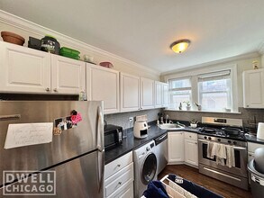 3820 N Greenview Ave, Unit 3817.5-2E in Chicago, IL - Foto de edificio - Building Photo