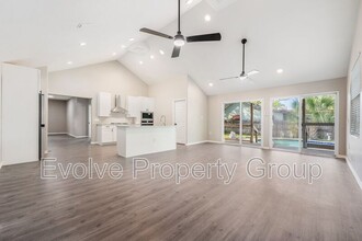 1521 Massachusetts Ave in St. Cloud, FL - Building Photo - Building Photo