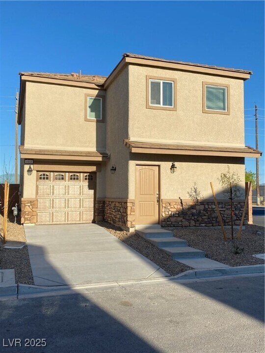 4948 Quest Tribe St in Las Vegas, NV - Building Photo