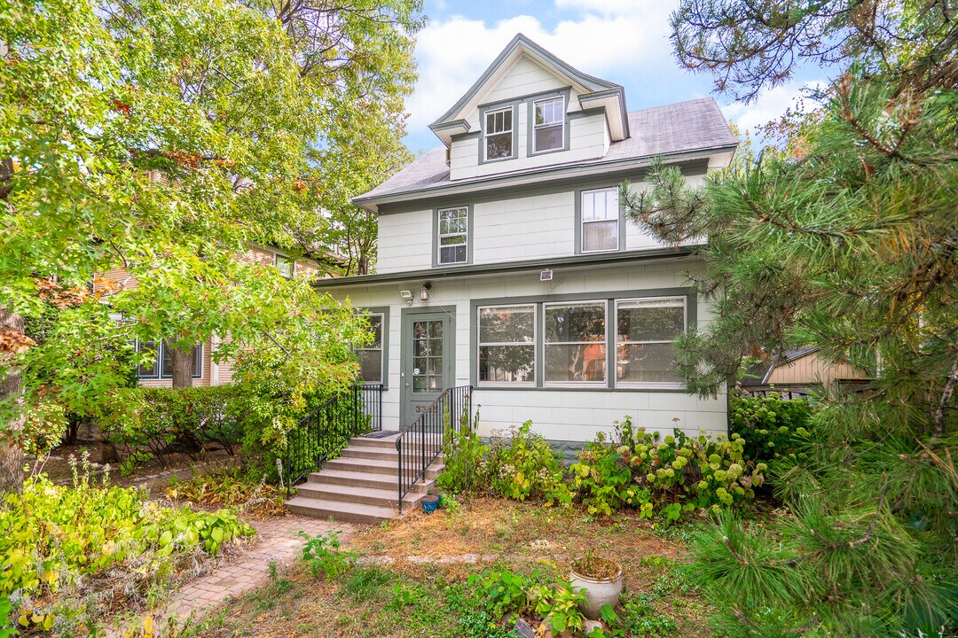 3335 1st Ave S in Minneapolis, MN - Building Photo