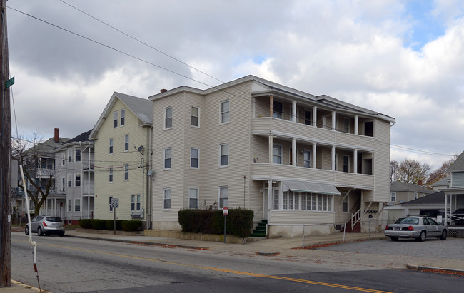 240 East St in Pawtucket, RI - Building Photo - Building Photo