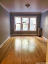 3585 N Milwaukee Ave, Unit 3 in Chicago, IL - Building Photo - Building Photo