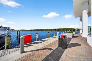 400 Sunny Isles Blvd in Sunny Isles Beach, FL - Building Photo