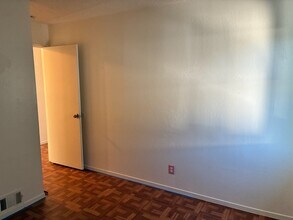4533 Greenholme Dr in Sacramento, CA - Building Photo - Building Photo