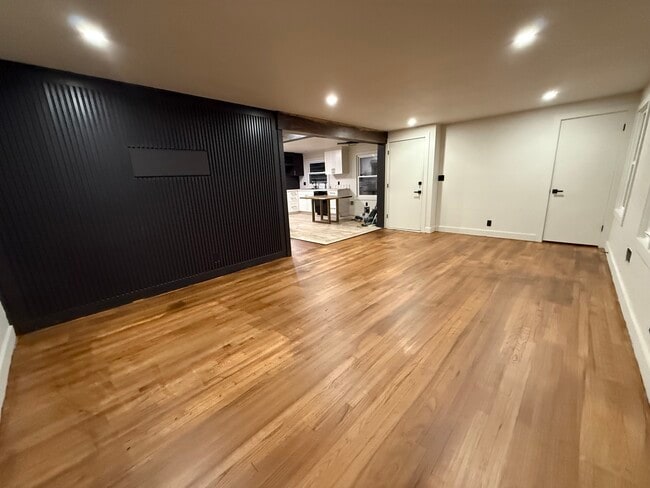 4330 N 91st St, Unit 4330