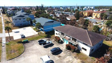 418 S Atlantic Ave in Cocoa Beach, FL - Building Photo - Building Photo
