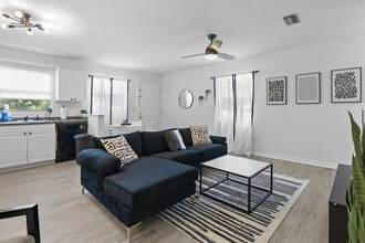 2401 Gordon St in Tampa, FL - Building Photo - Building Photo