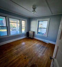 24 Chapman St, Unit #1 in Beverly, MA - Building Photo - Building Photo