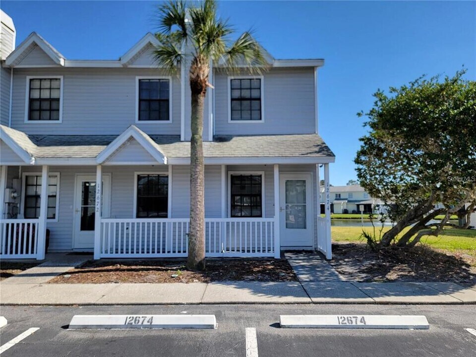 12674 Castle Hill Dr in Tampa, FL - Building Photo