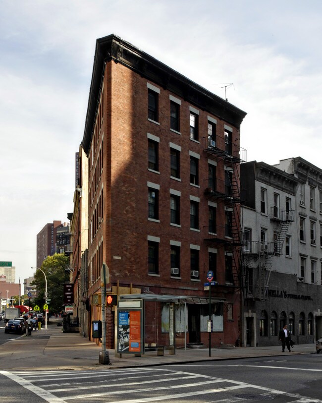 25 Madison St in New York, NY - Foto de edificio - Building Photo