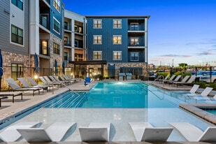 Pine and Parker in Parker, CO - Building Photo