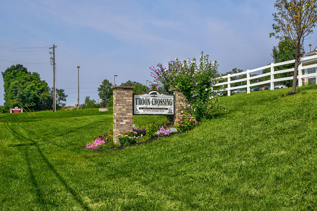 Troon Crossing in Zanesville, OH - Building Photo