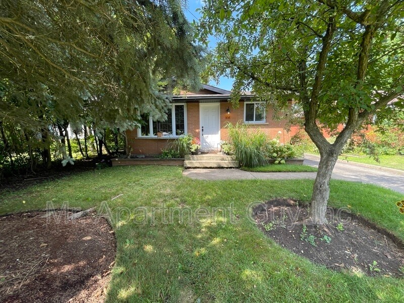 64 Stanley Ave in Kitchener, ON - Building Photo