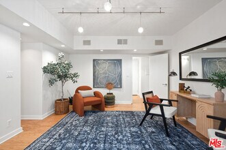 1131 Alta Loma Rd in West Hollywood, CA - Building Photo - Building Photo