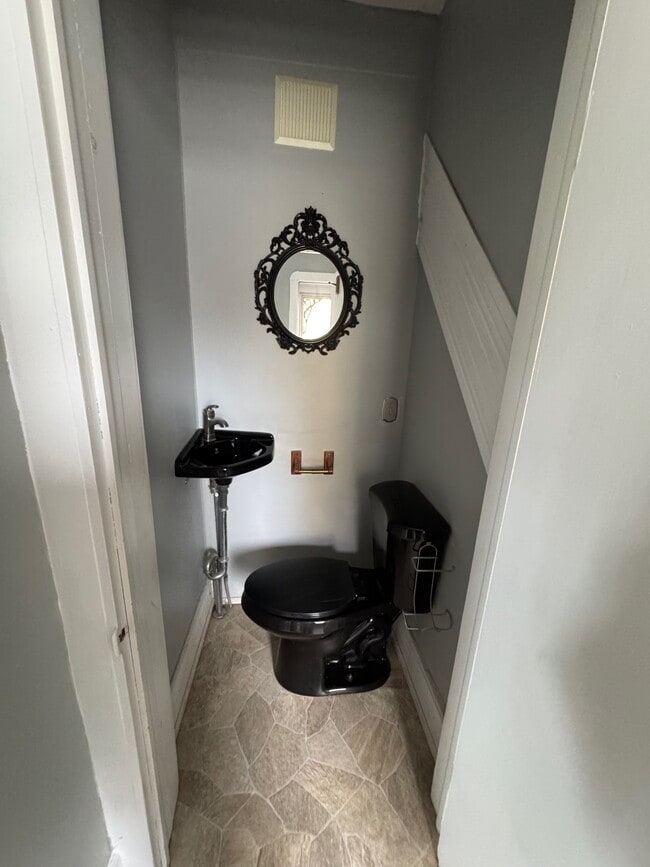 16 Pine St in Oneonta, NY - Foto de edificio - Building Photo