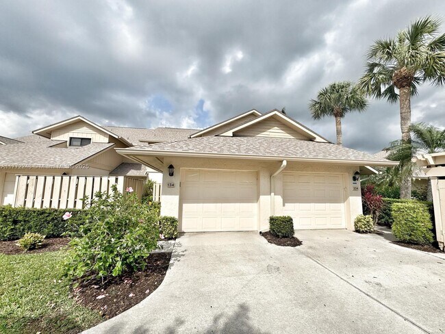 16997 Waterbend Dr in Jupiter, FL - Building Photo - Building Photo
