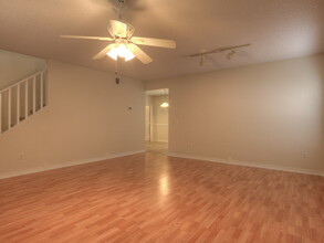 13640 Meadowpark Ave in Orlando, FL - Building Photo - Building Photo