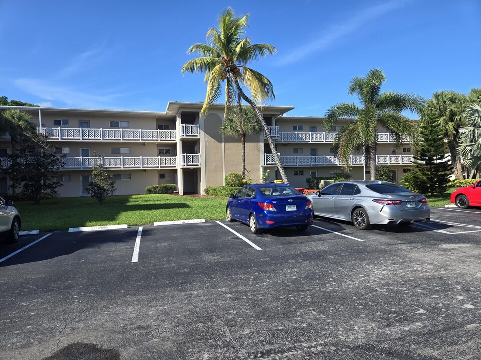 2682 Garden 304 Dr in Lake Worth, FL - Foto de edificio