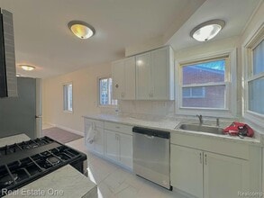 29916 Brooklane St in Inkster, MI - Building Photo - Building Photo