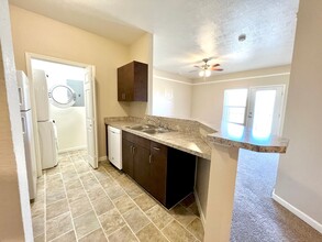 Prairie Pointe Apartments in Dodge City, KS - Building Photo - Interior Photo