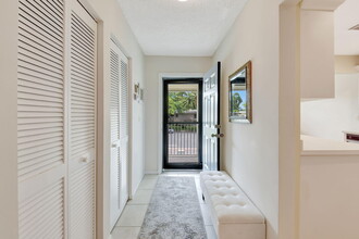 19 Westgate Ln in Boynton Beach, FL - Building Photo - Building Photo
