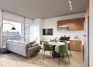 50 E 16th St in Chicago, IL - Foto de edificio - Building Photo