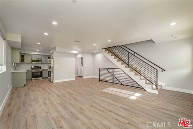 1872 W 20th St in Los Angeles, CA - Building Photo - Building Photo