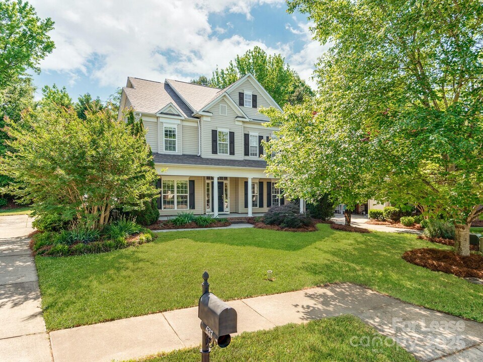 533 Montgrove Pl NW in Concord, NC - Building Photo