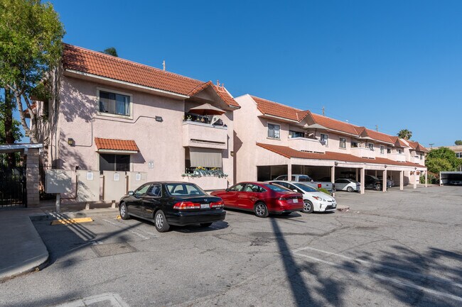 Laurel Woods Condominiums in San Fernando, CA - Building Photo - Building Photo