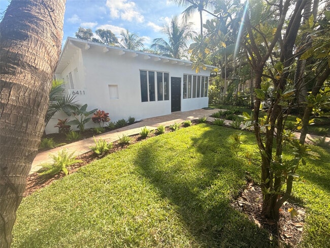 6411 SW 63rd Ct in South Miami, FL - Building Photo - Building Photo