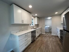 9212 Lawndale Ave SW in Lakewood, WA - Building Photo - Building Photo