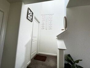 719 Irma Dr in Merced, CA - Foto de edificio - Building Photo