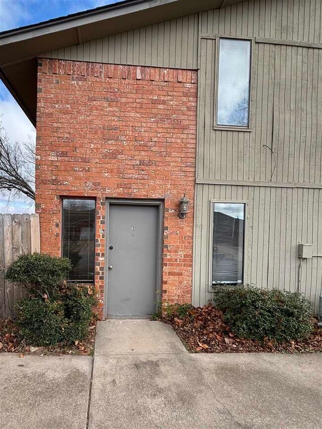 property at 901 NE Tortoise Dr