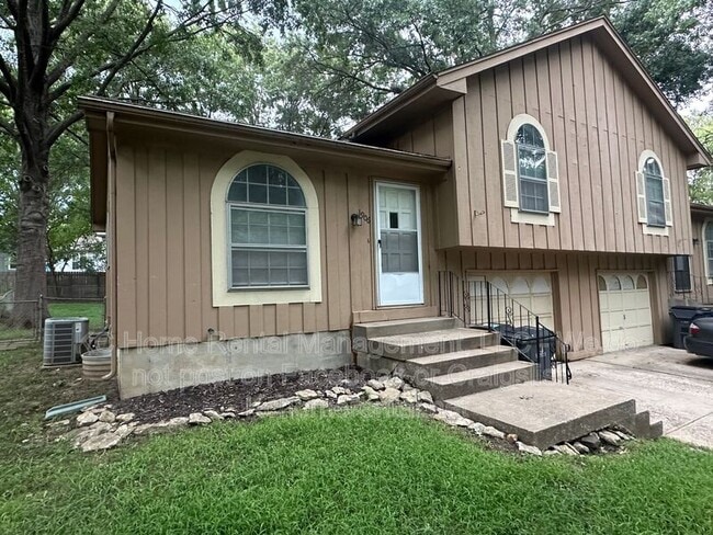 property at 1906 E Cedar St