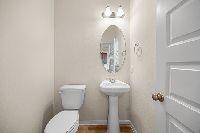 property at 5617 Evanston Ln