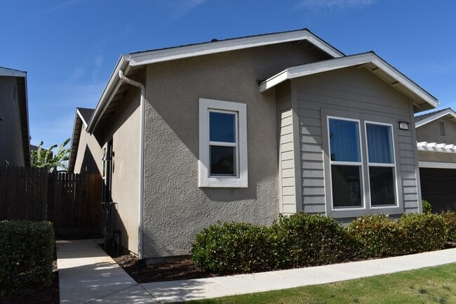property at 2463 Valverde Dr