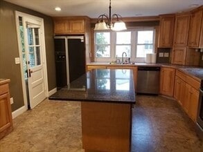 69 Essex St in Marlborough, MA - Building Photo - Building Photo