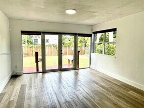931 NE 81st St in Miami, FL - Building Photo - Building Photo