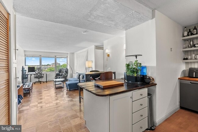 1301 Delaware Ave SW, Unit N725 in Washington, DC - Building Photo - Building Photo