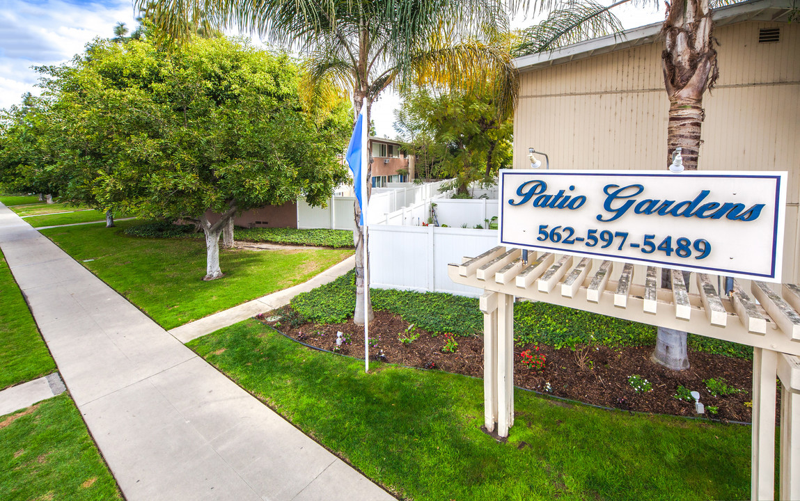 Patio Gardens in Long Beach, CA - Building Photo