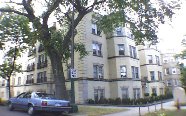 2003 W Arthur Ave in Chicago, IL - Building Photo