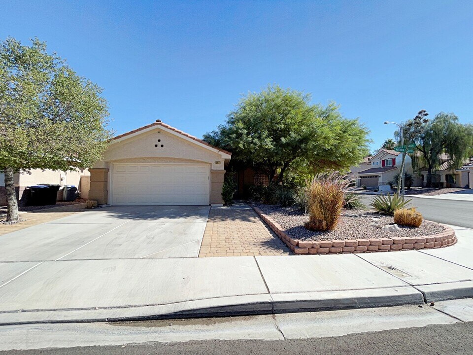 26 Avenida Picasso in Henderson, NV - Building Photo