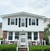 210 79th St in Virginia Beach, VA - Building Photo