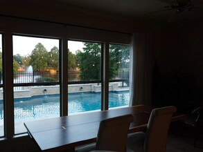 10532 Oakridge Park Ave in Baton Rouge, LA - Foto de edificio - Building Photo