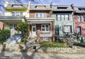 2417 Tunlaw Rd NW in Washington, DC - Building Photo