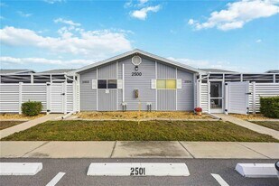 3300 Loveland Blvd in Port Charlotte, FL - Building Photo