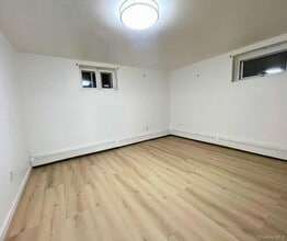 113-33 204th St in Queens, NY - Foto de edificio - Building Photo