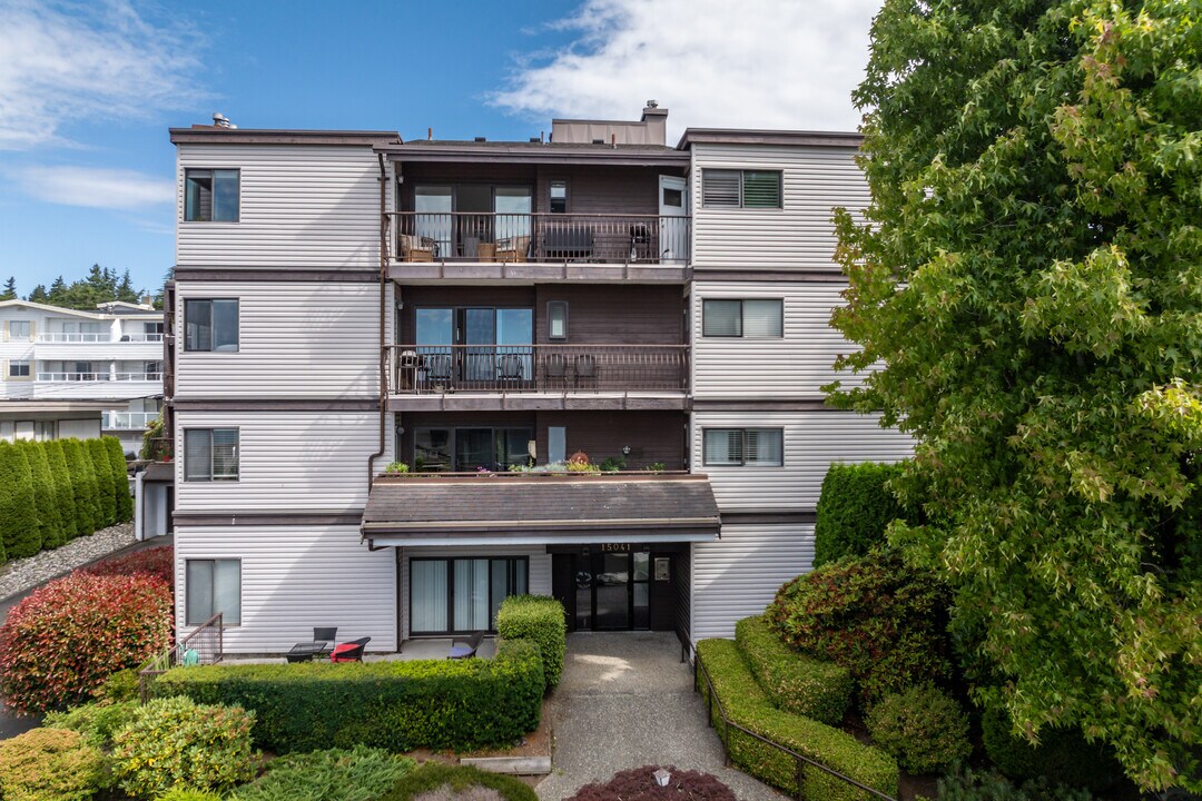 Sea Vista in White Rock, BC - Building Photo
