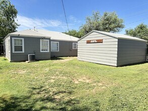 2518 28th St in Lubbock, TX - Building Photo - Building Photo