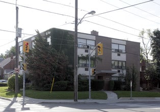 2929 Bathurst St in Toronto, ON - Building Photo - Building Photo